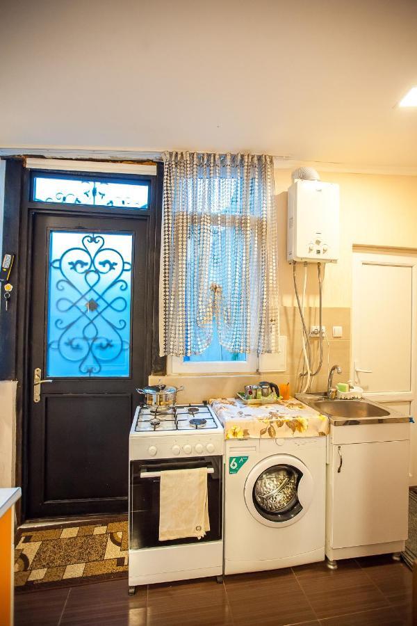 Guest House Happy Holidays Tbilisi Exterior foto